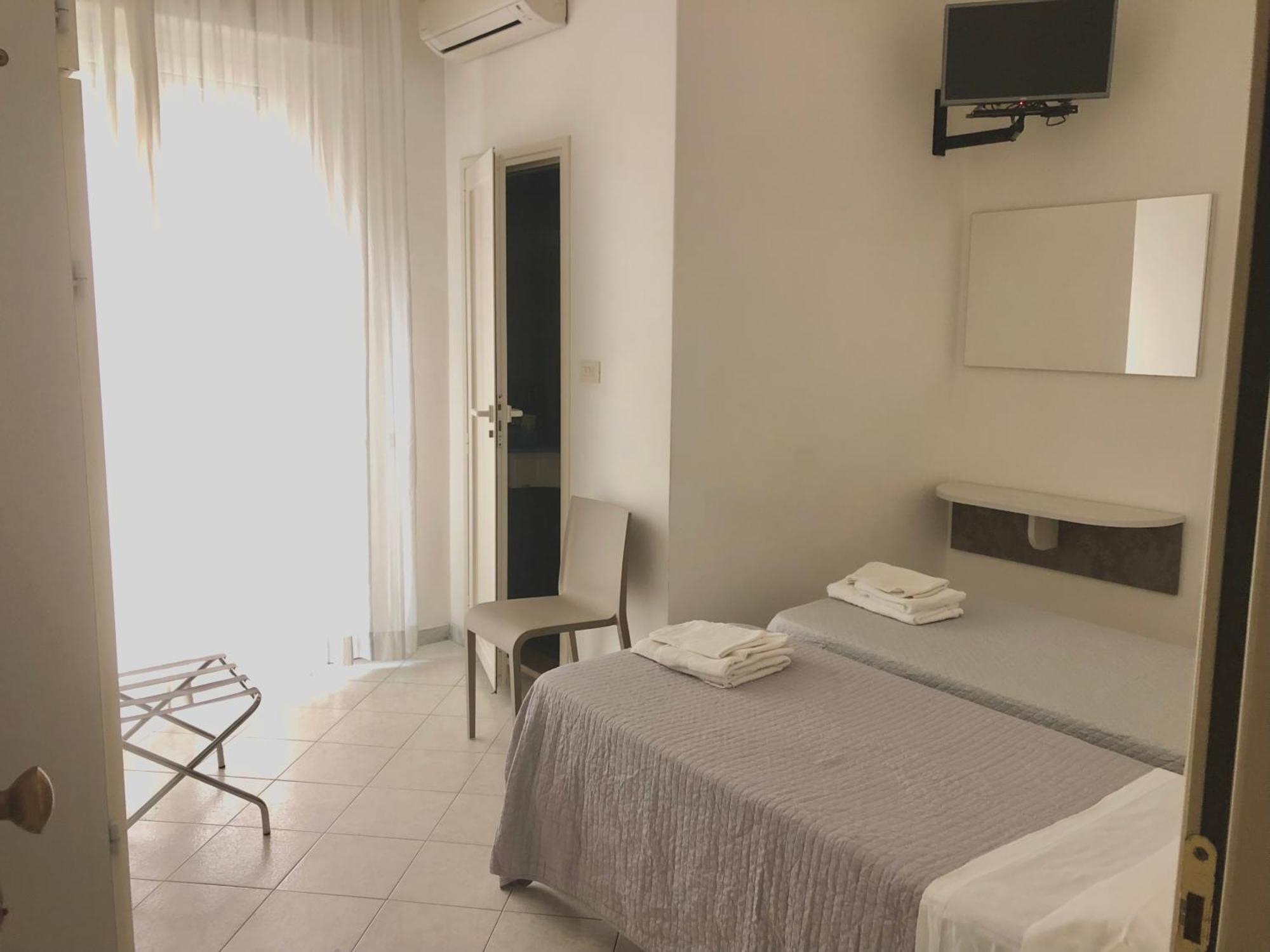 Hotel Villa Lieta Rimini Bagian luar foto