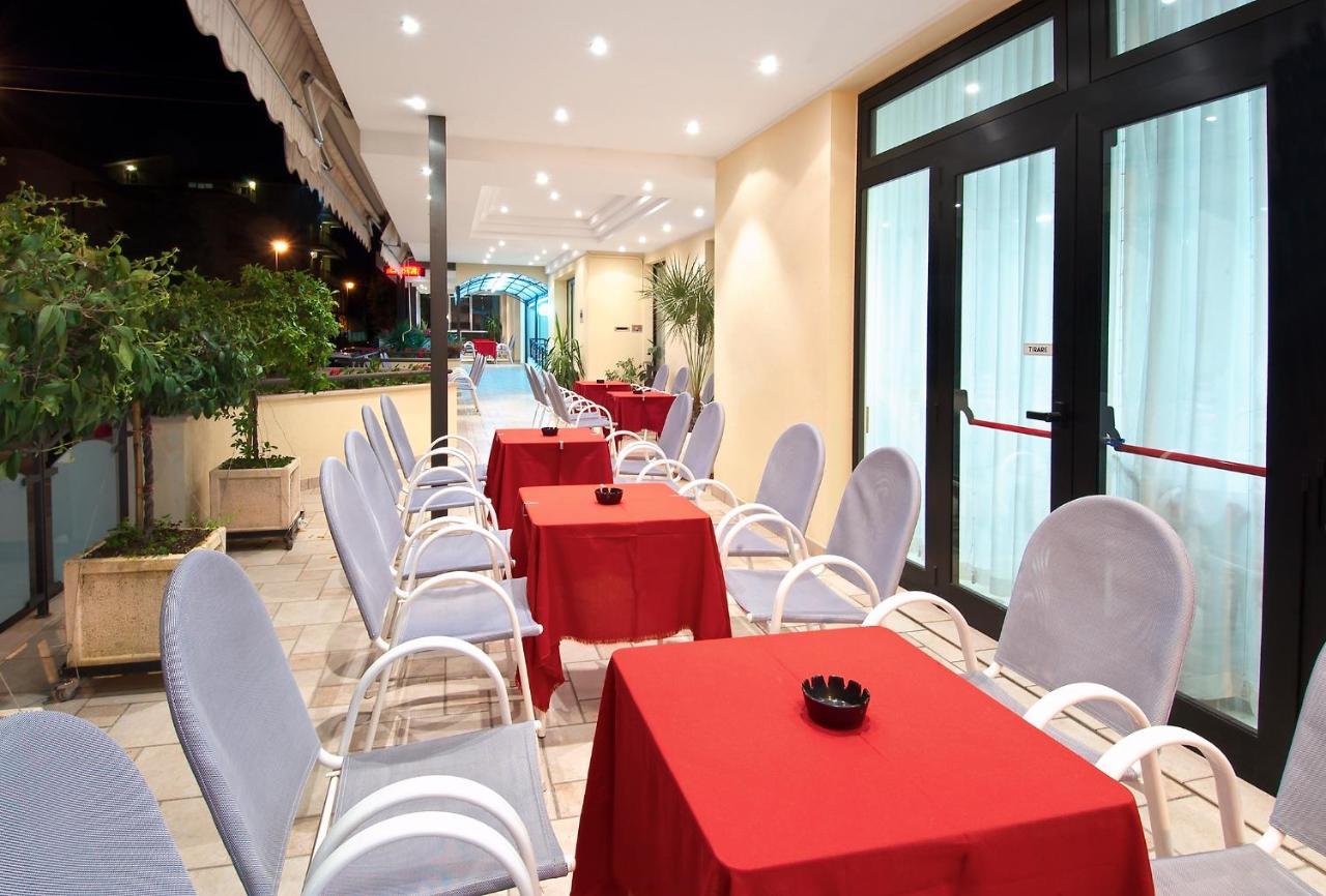 Hotel Villa Lieta Rimini Bagian luar foto