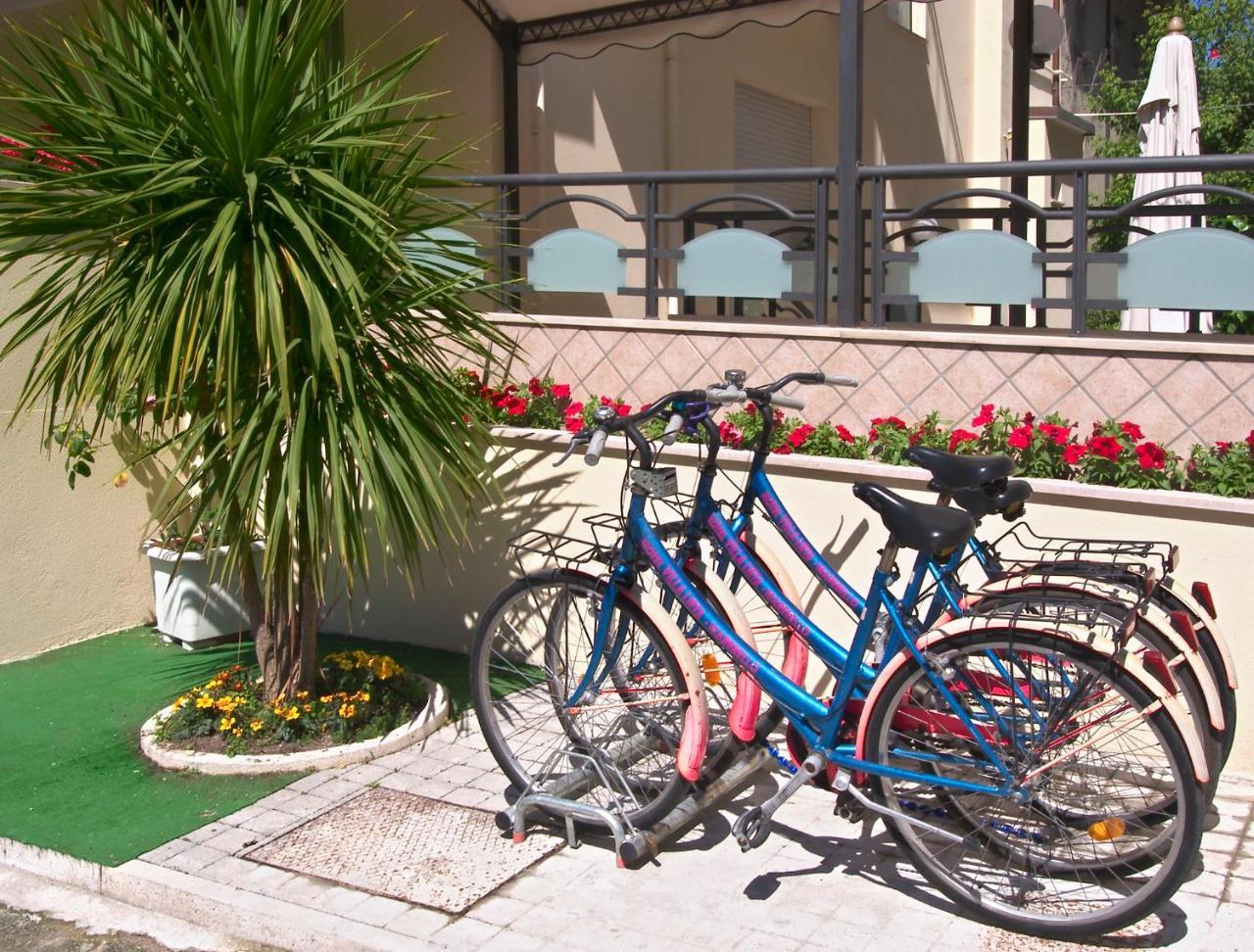 Hotel Villa Lieta Rimini Bagian luar foto
