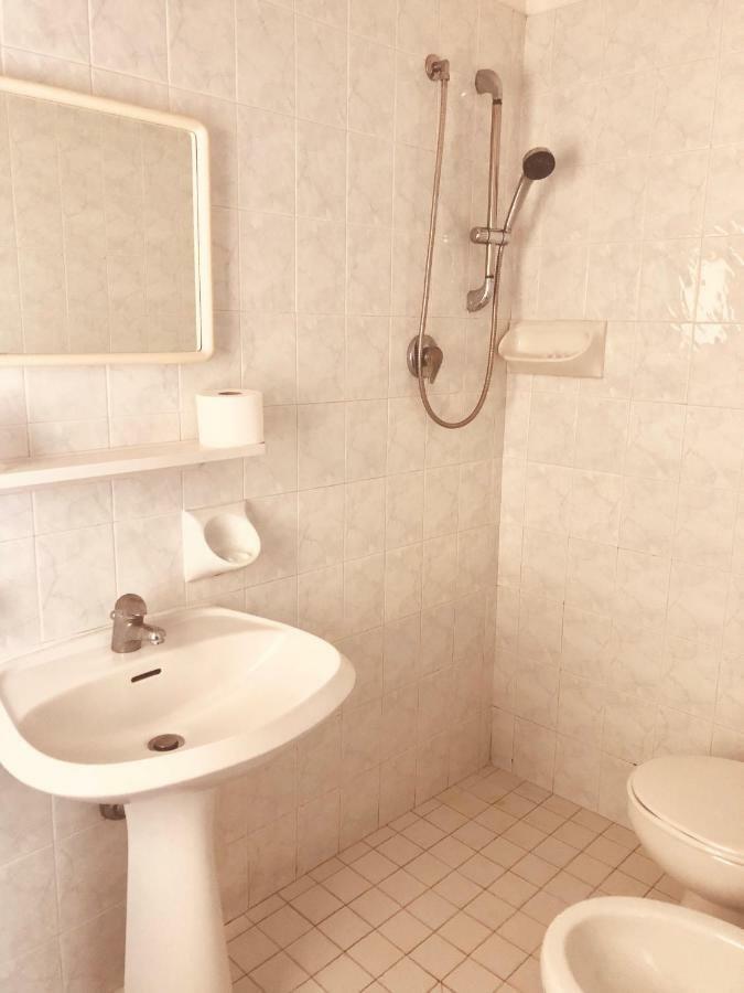 Hotel Villa Lieta Rimini Bagian luar foto